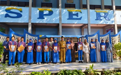 Penyerahan 10 Besar Murid Kelas 9 2025